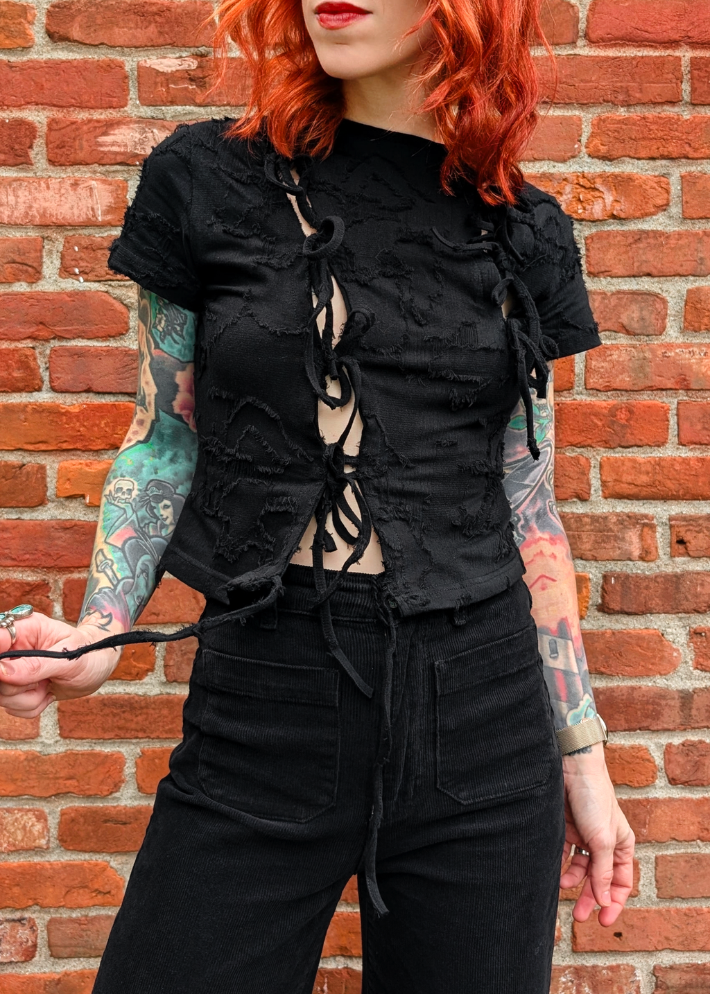 Black Textured Tie It Up Tee by Woodrose Deli – Black Salt