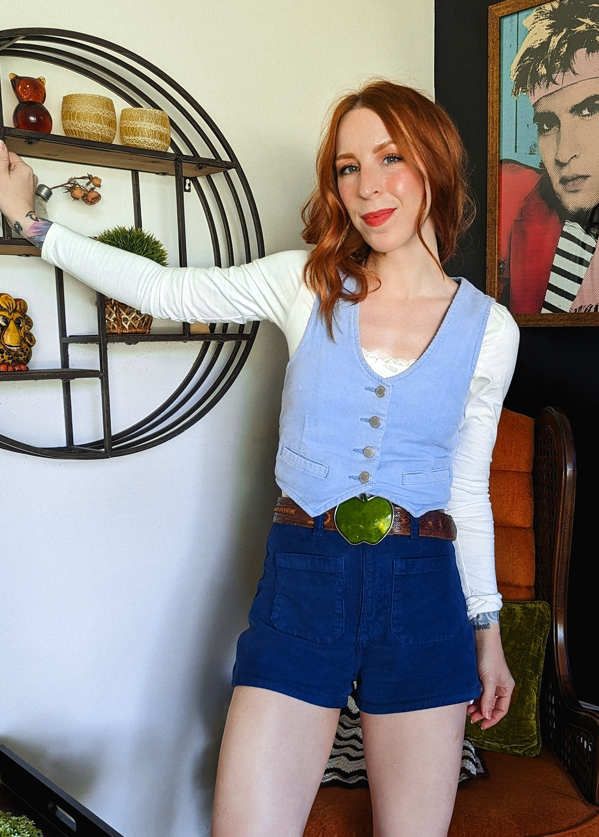 Rolla's Jeans Marine Blue Sailor Corduroy Duster Shorts. 70s inspired corduory shorts with a high rise waist and sailor patch front pockets