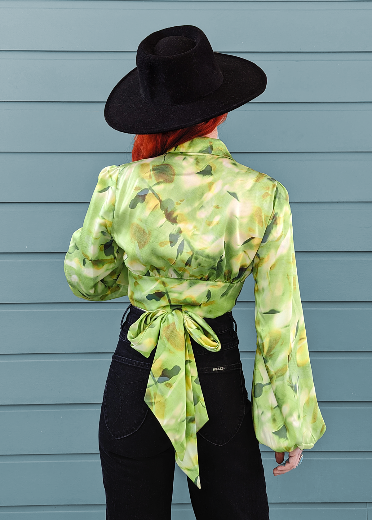 70s meets 90s vibes with the Lemon Lime Voluminous Sleeve Collared Tie Crop Blouse from Glamorous UK