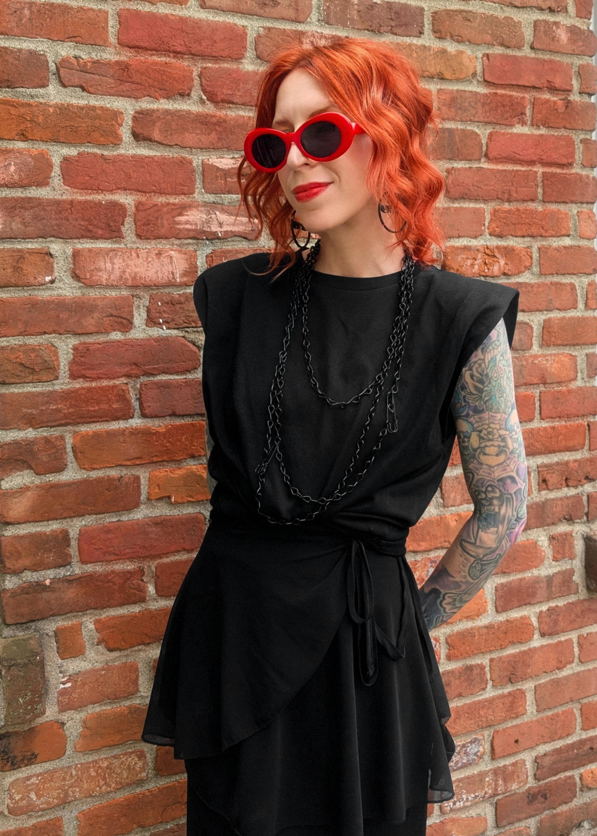 Classic Black Cotton Muscle Tee with Shoulder Pads by Glamorous – Black Salt