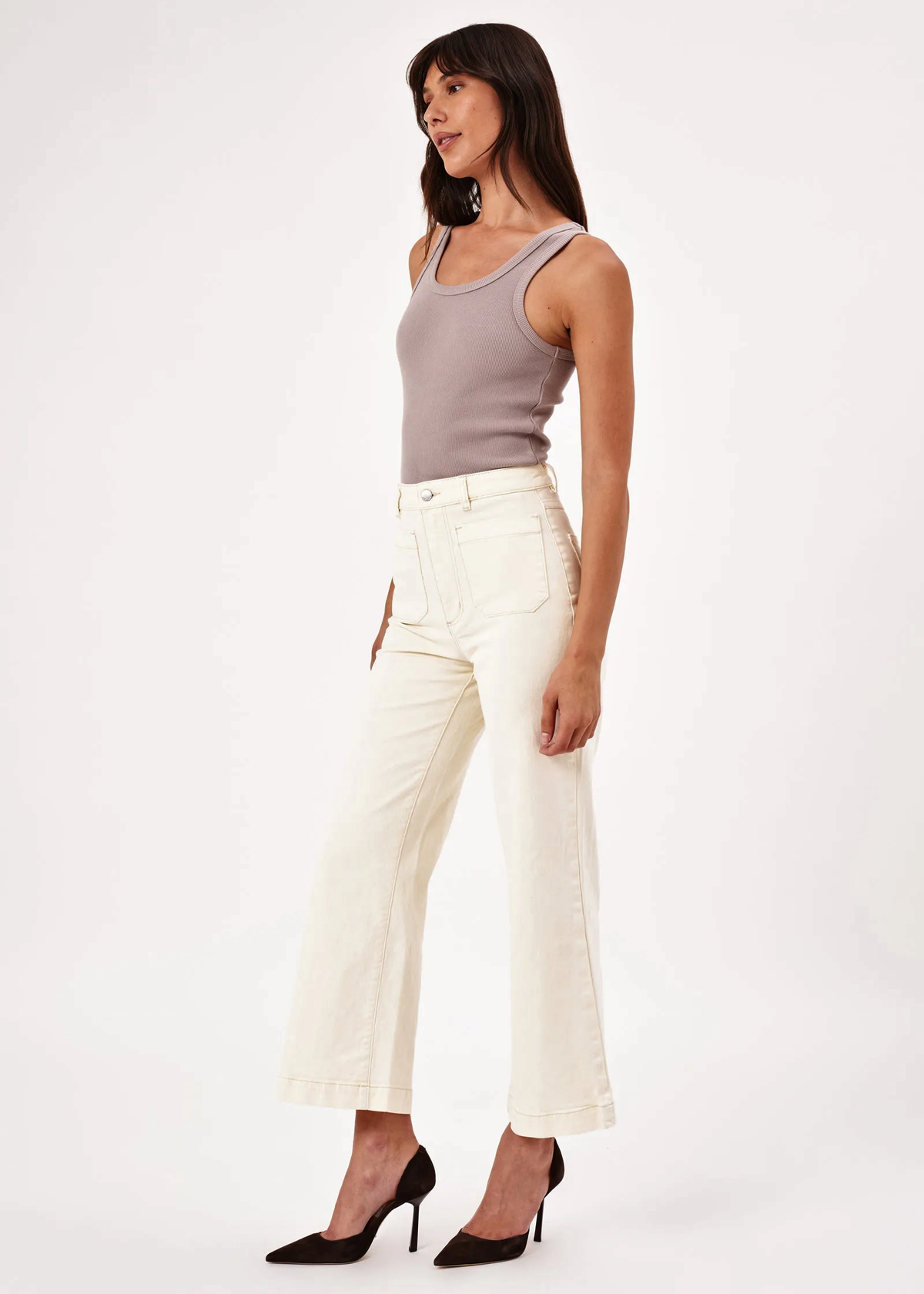 Rolla's Jeans Buttercream Ivory Sailor Jean with a high rise waist, patch front pockets, and wide, cropped ankle length leg