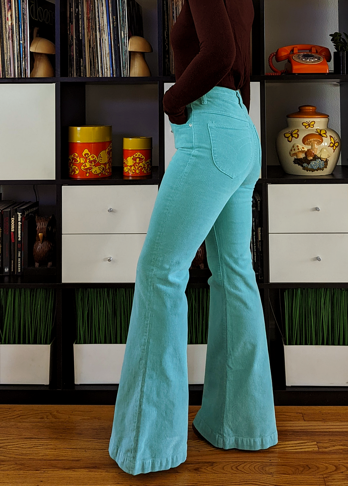 Rolla's Jeans Turquoise Corduroy Flares. 70s inspired bell bottoms with a high rise waist, velvety thin wale corduroy, and a flare leg