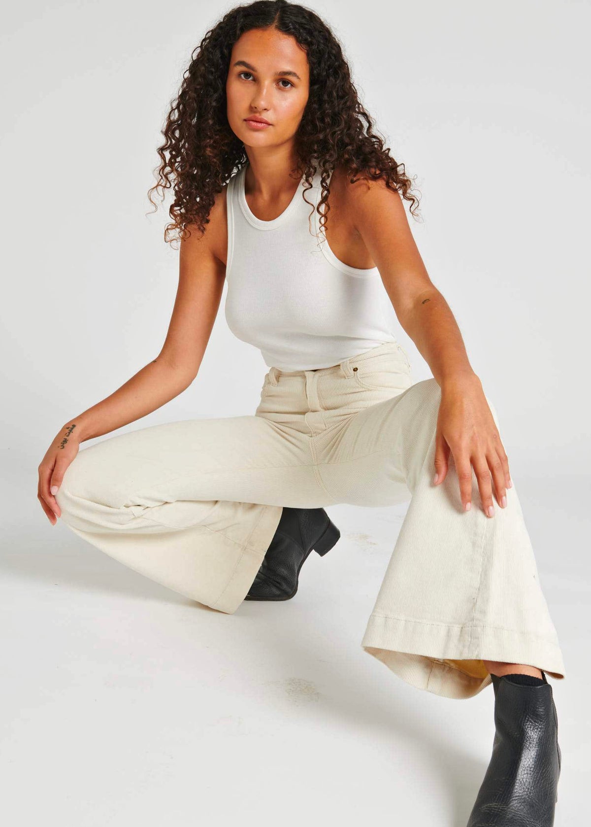 The Vanilla Cream Eastcoast Corduroy Flares by Rolla's Jeans. 70s inspired and features a high Rise waist, bell bottom leg, all in a vanilla cream corduroy